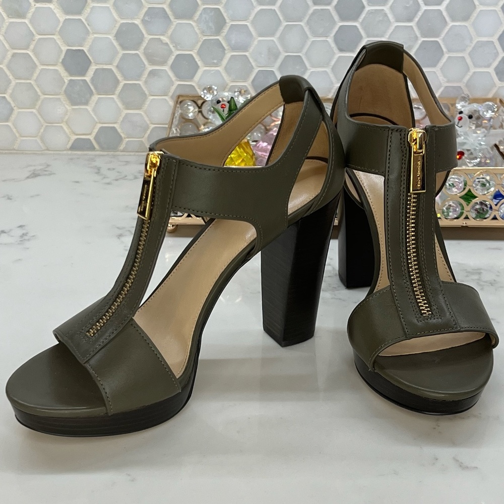 Michael Kors Berkley Platform Sandal in Olive